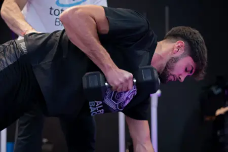Entrenamientos Grupales. Entrenamiento funcional en gimnasio de Santutxu. TotalfitSantutxu